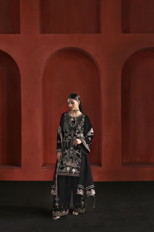 UN3PC-FRW25121 - Black rose - 3-Piece Suit