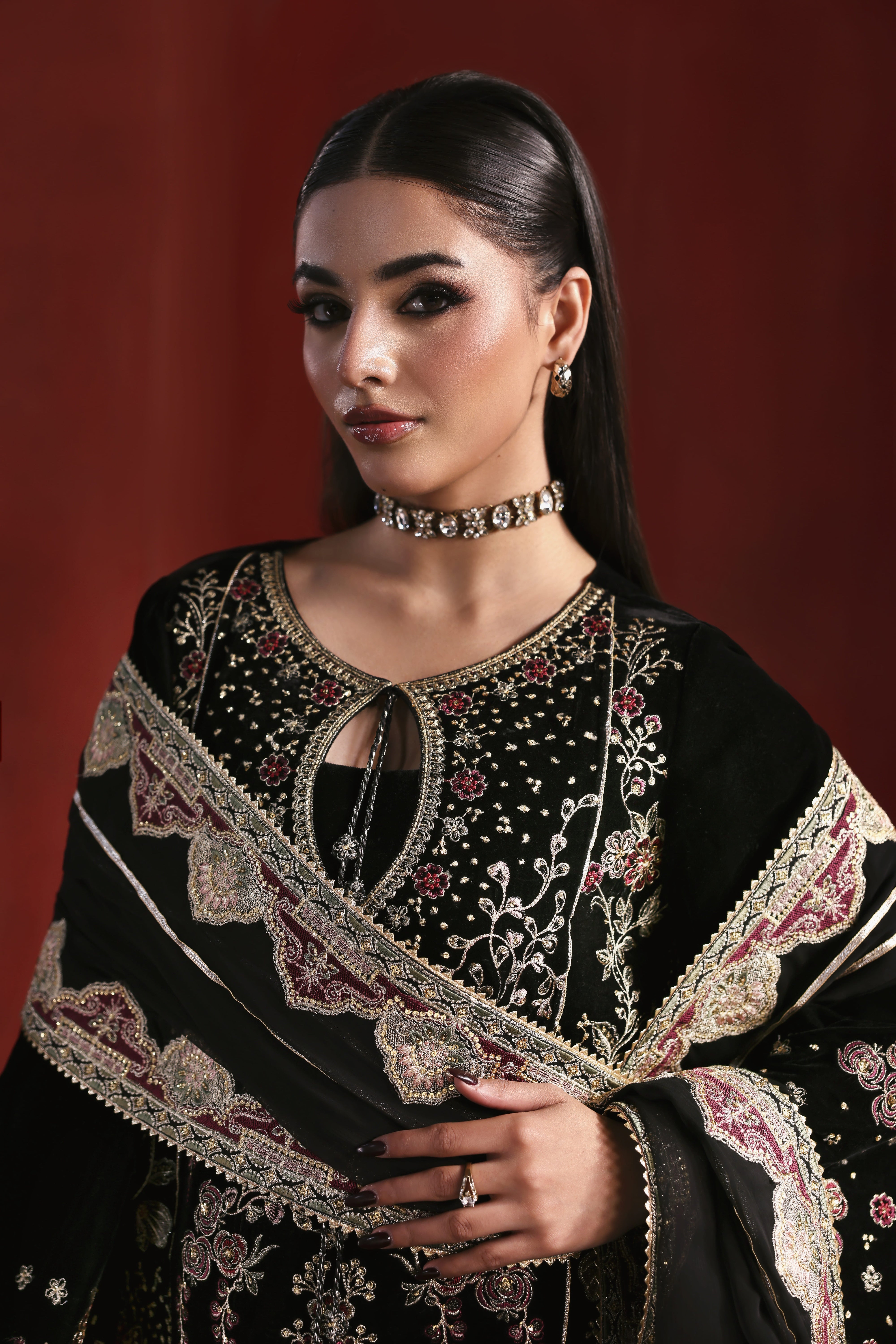 UN3PC-FRW25121 - Black rose - 3-Piece Suit