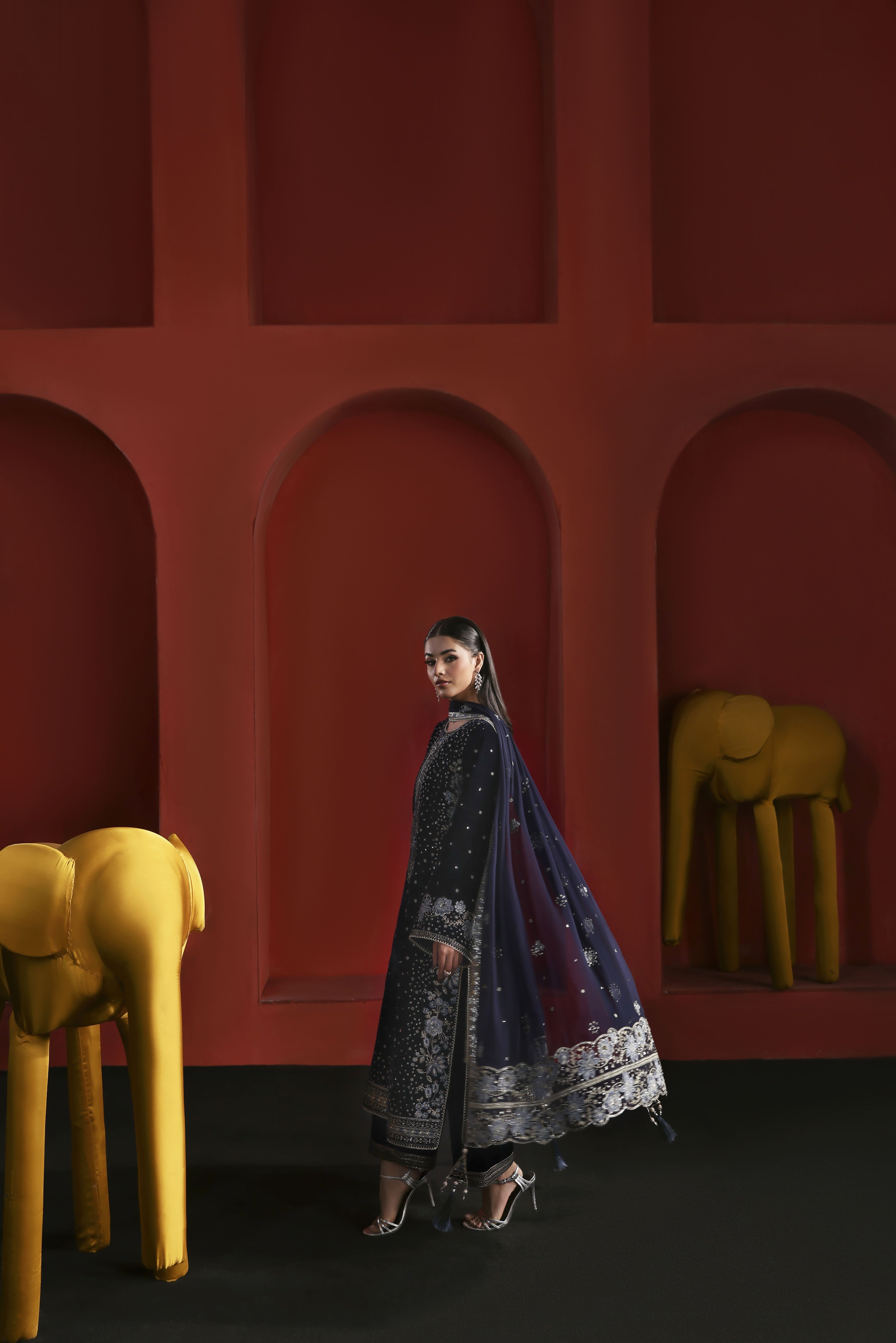 UN3PC-FRW25123 - NEEL - 3-Piece Suit