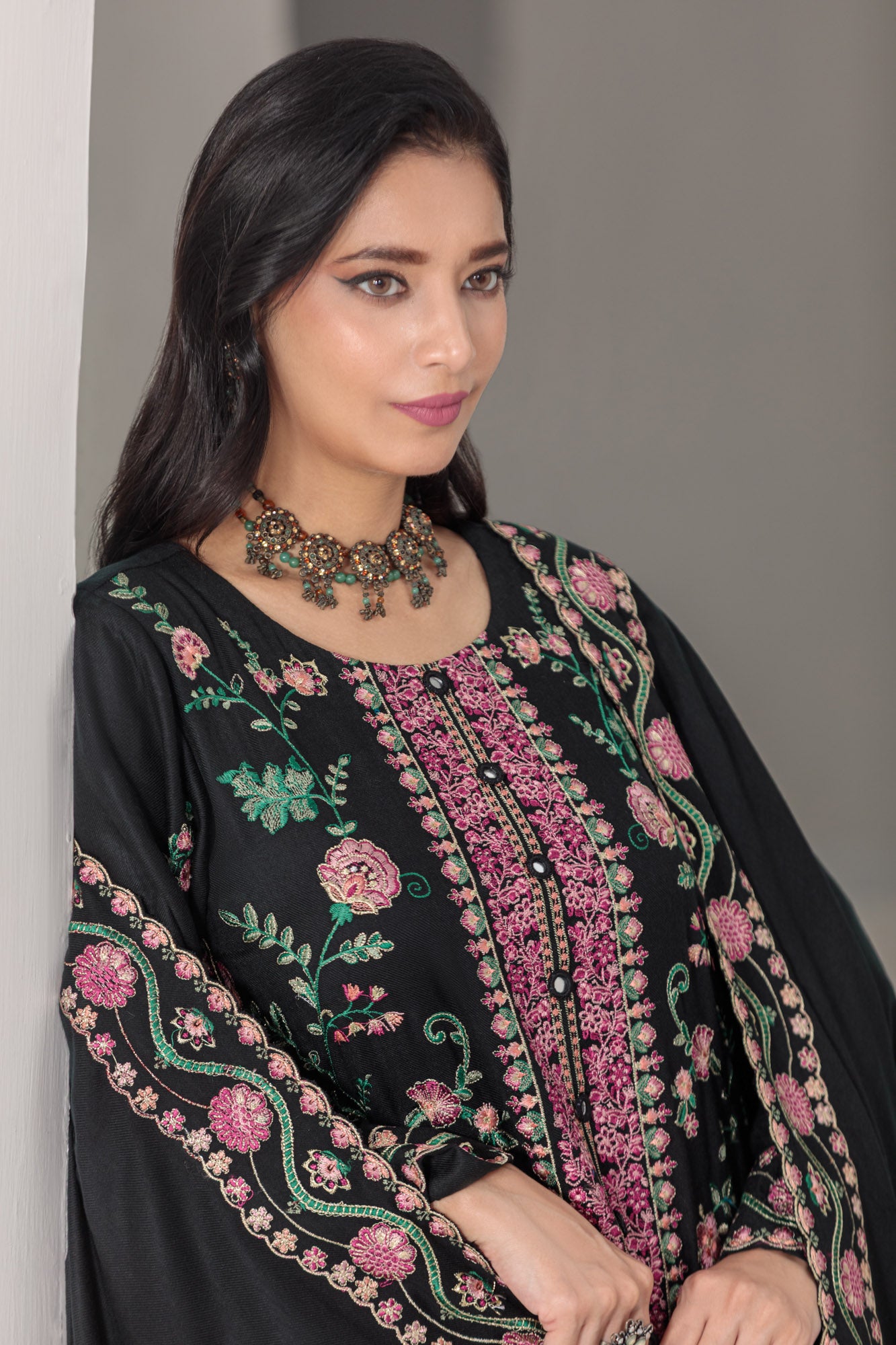 FRW2592 - Zar-e-Lail – premium 3-Piece Suit