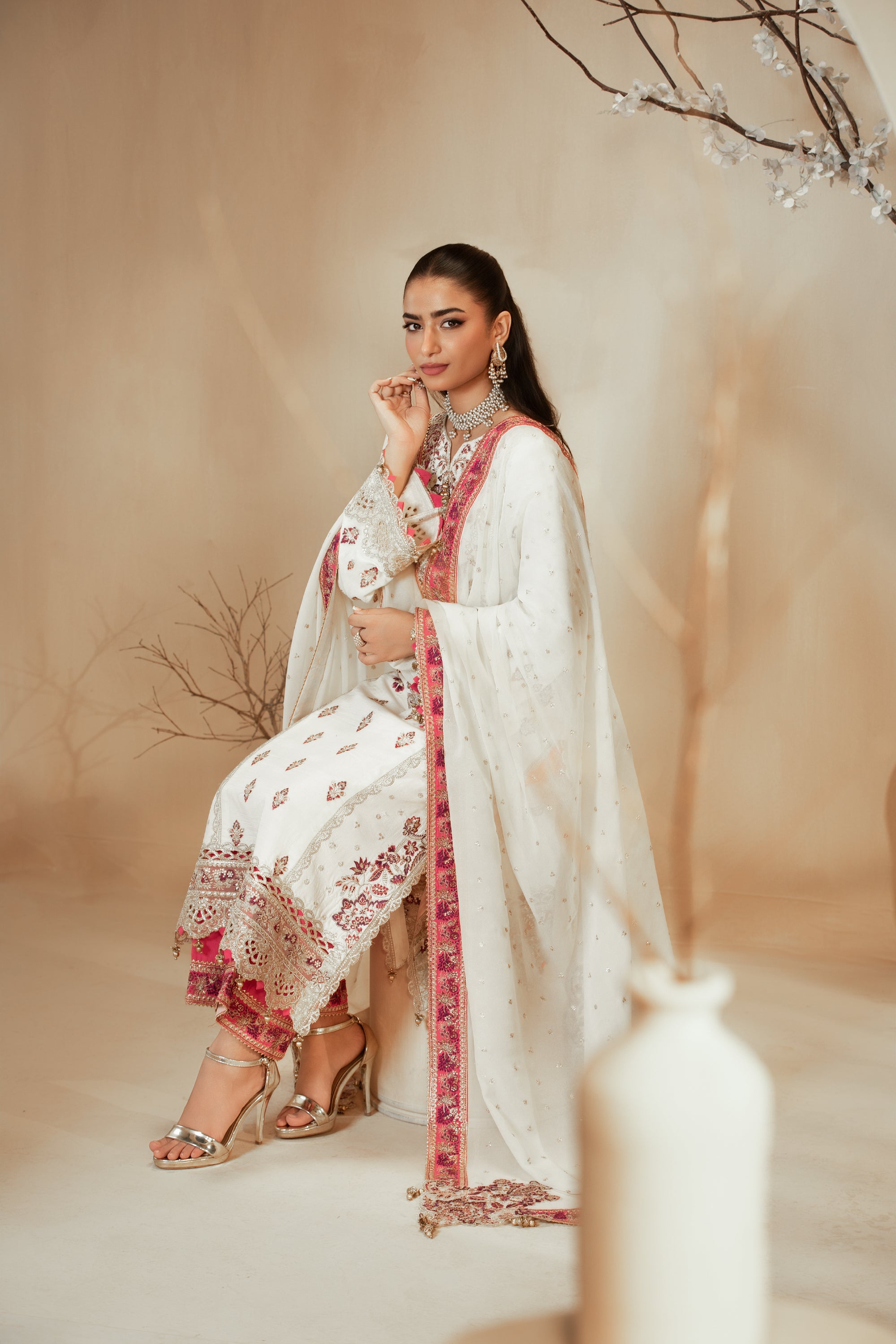 [PE3PC-FRW25117] Parizad Off White - Luxe Raw Silk Chiffon 3-Piece Suit