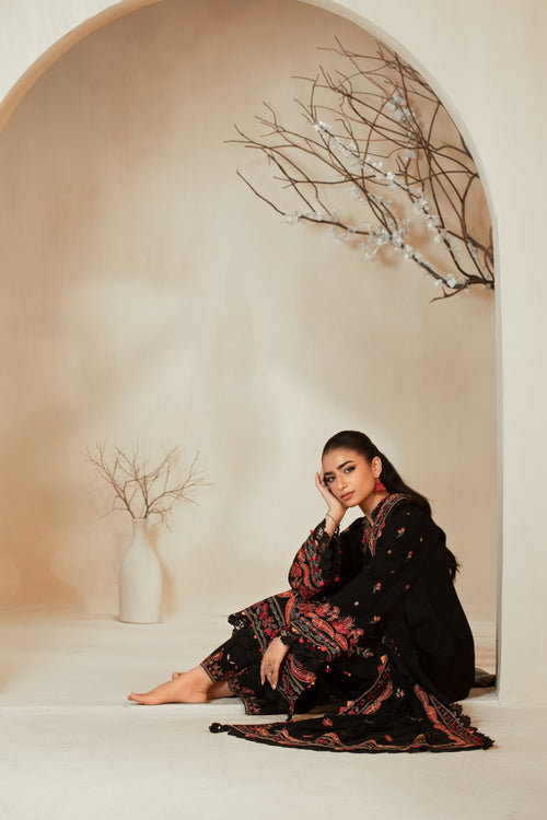 [UN3PC-FRW25106] Dusky Dark (Black) – Signature Peach Leather 3-Piece Suit