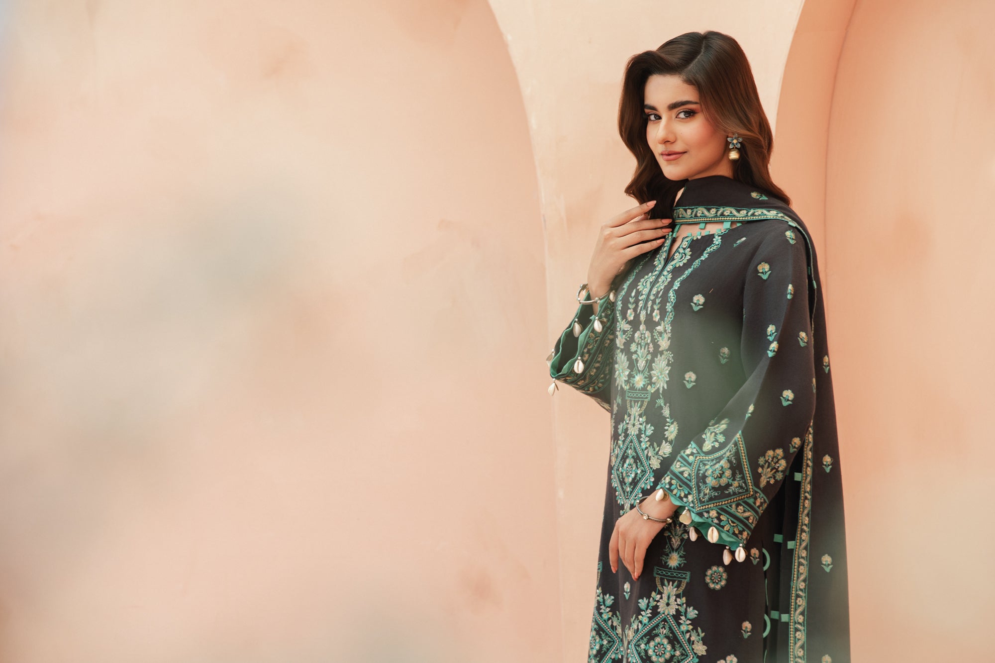 FRW25104 - Ash(Grey) – Signature Peach Leather 3-Piece Suit