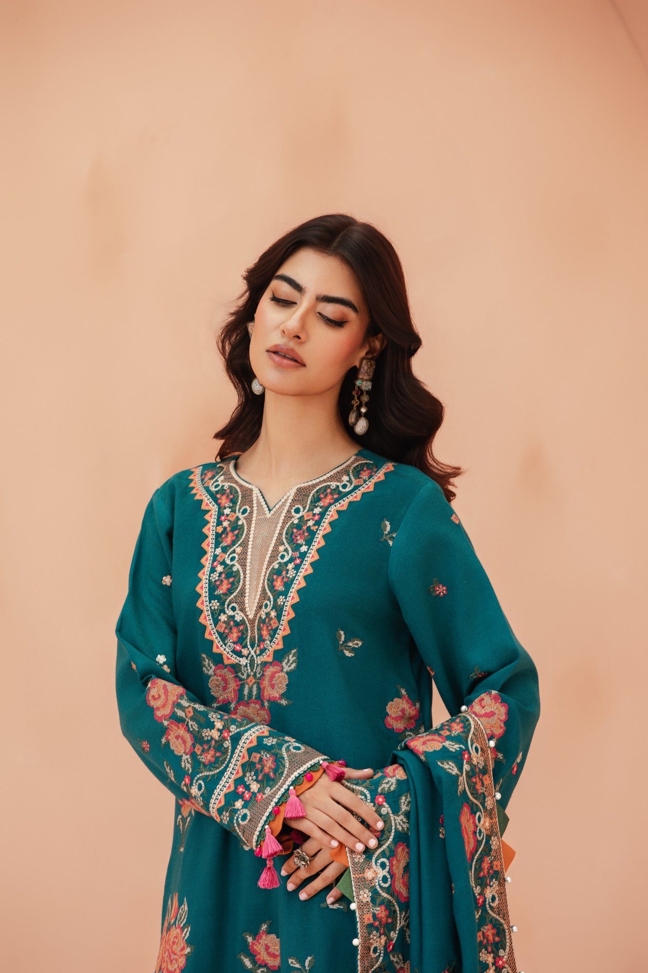 [UN3PC-FRW25111] Indigo(Teal) – Signature Peach Leather 3-Piece Suit