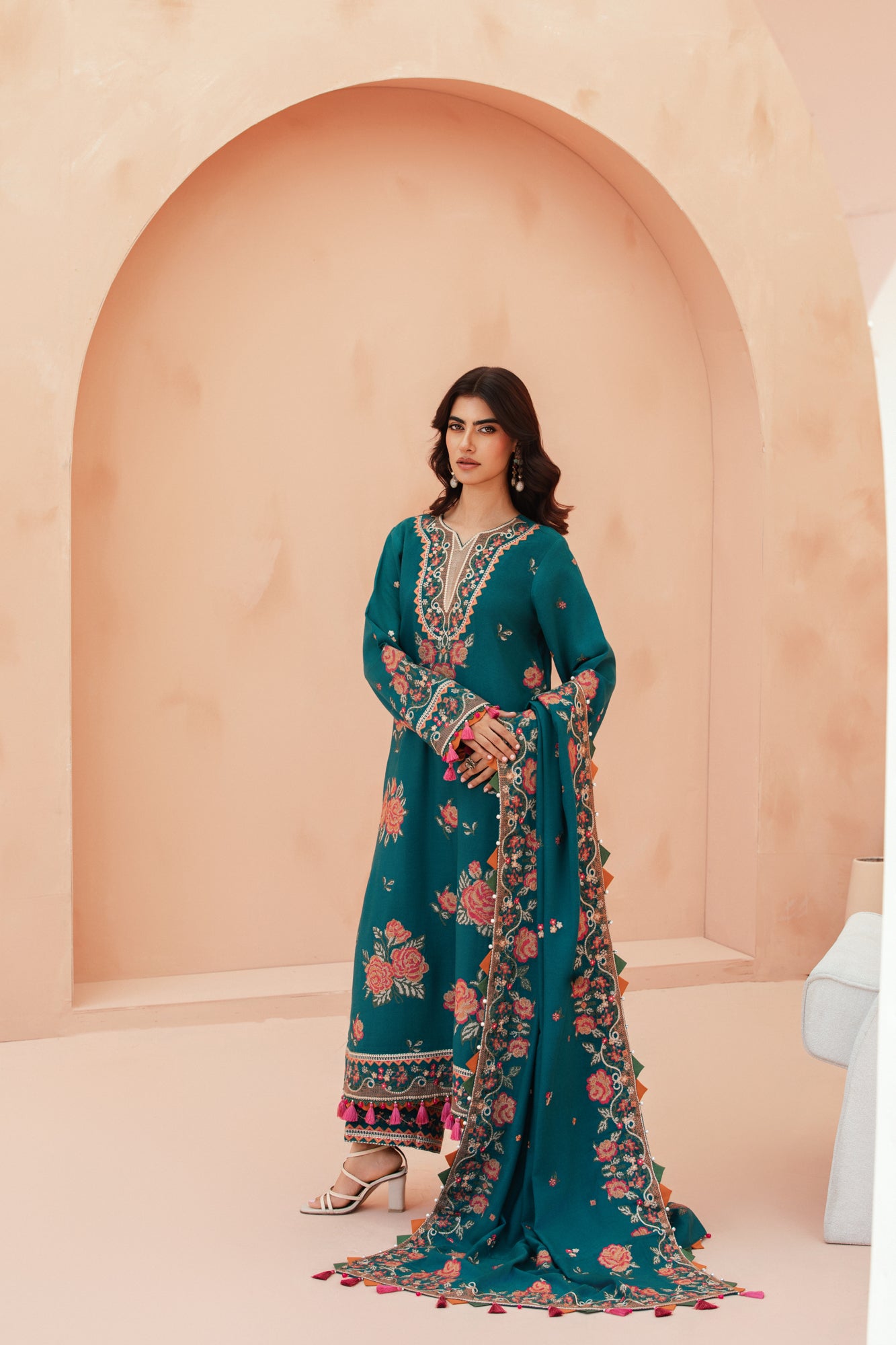 [UN3PC-FRW25111] Indigo(Teal) – Signature Peach Leather 3-Piece Suit